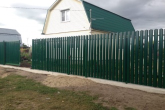 Забор из евроштакетника на ленточном фундаменте 70 метров фото в Электрогорске