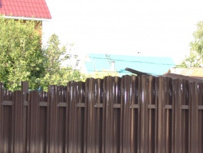 Забор из евроштакетника на ленточном фундаменте 10 метров фото в Электрогорске