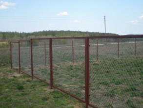 Забор из сетки рабицы в натяг секционный 12 метров фото в Электрогорске