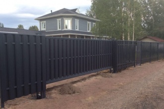 Забор из евроштакетника с бетонированием столбов 80 метров фото в Электрогорске